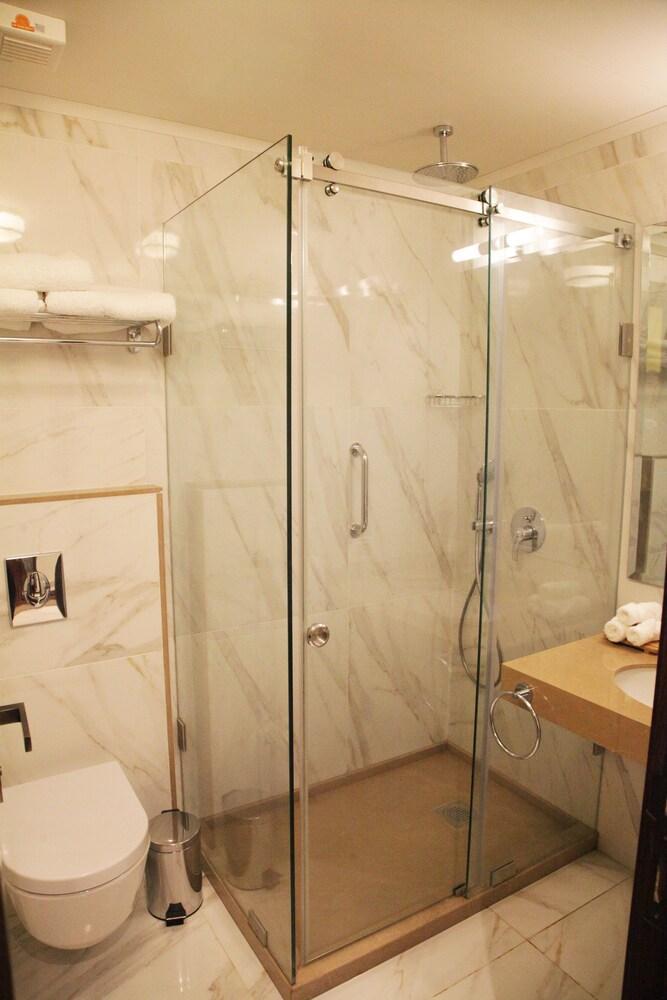 Grand Concerto Hotel Бейрут Екстериор снимка