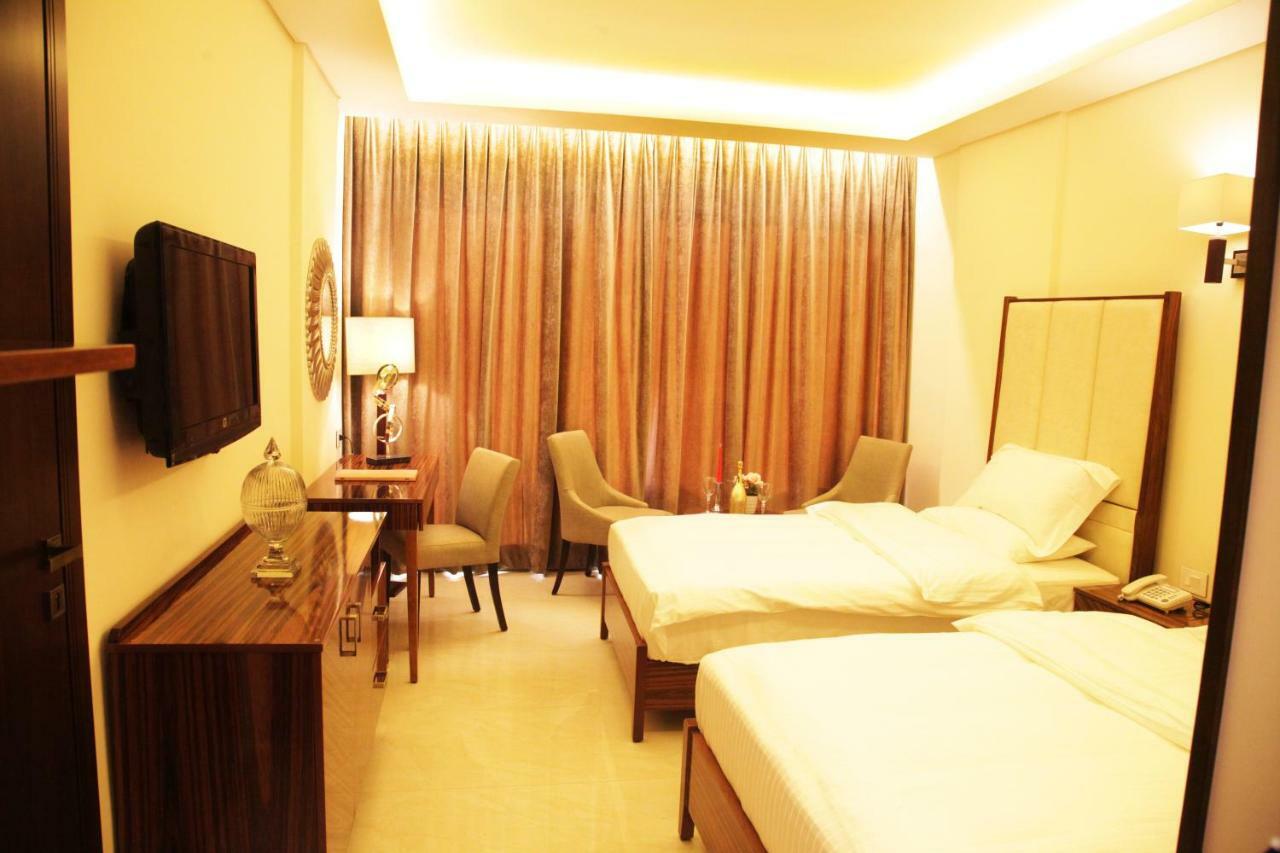 Grand Concerto Hotel Бейрут Екстериор снимка