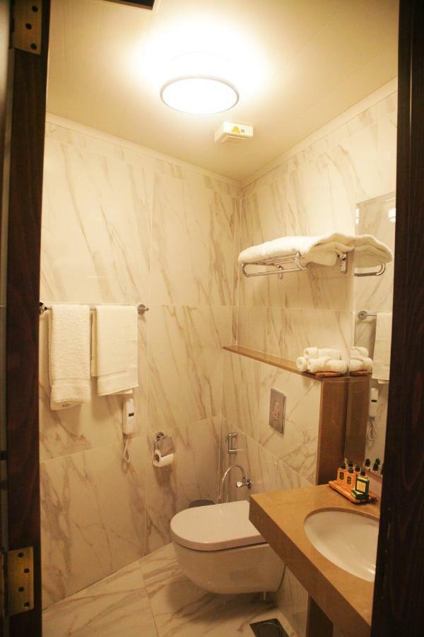 Grand Concerto Hotel Бейрут Екстериор снимка